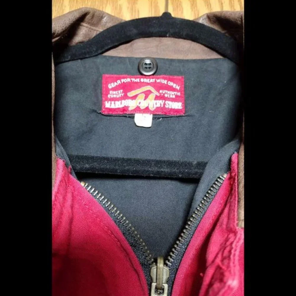 Vintage Red Marlboro Barn Jacket - Picture 4 of 6